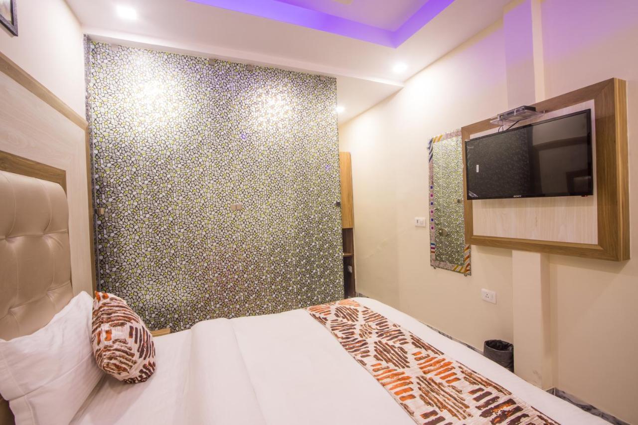 Hotel Harsha International New Delhi Buitenkant foto