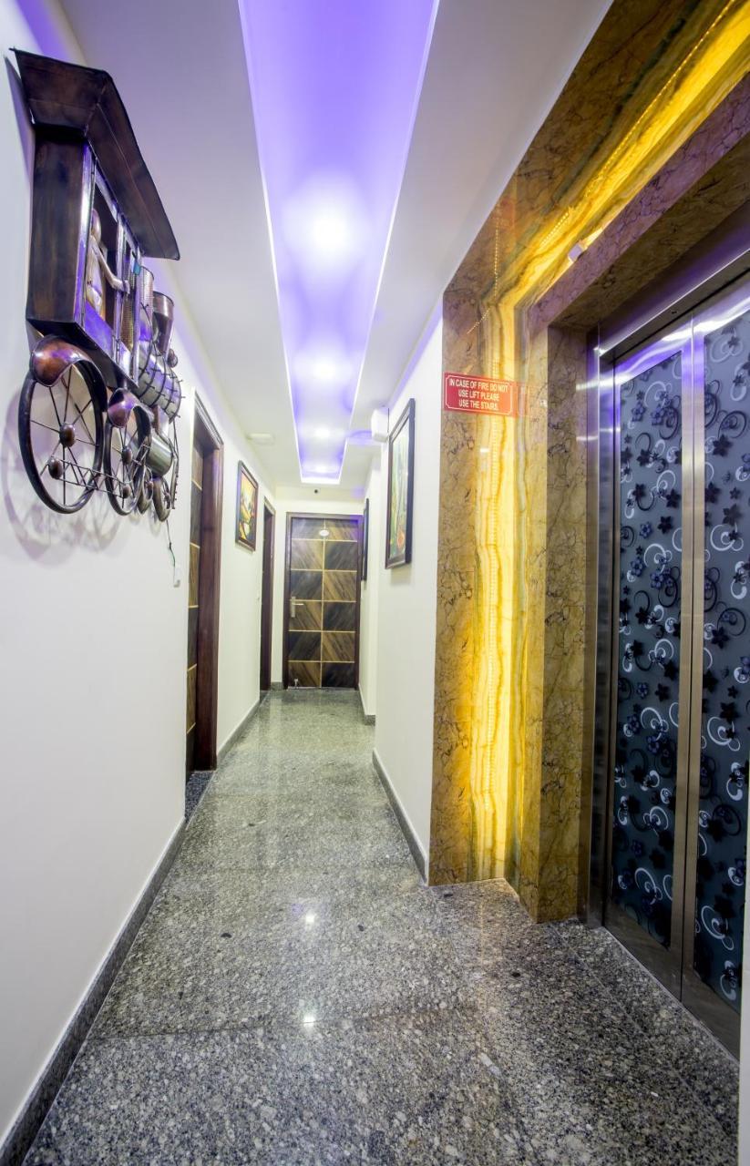 Hotel Harsha International New Delhi Buitenkant foto