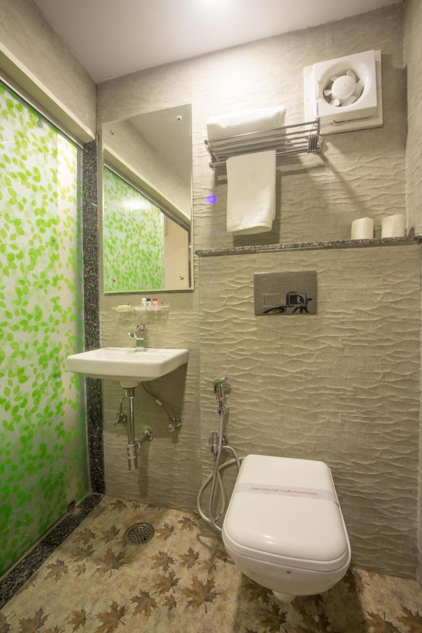 Hotel Harsha International New Delhi Buitenkant foto