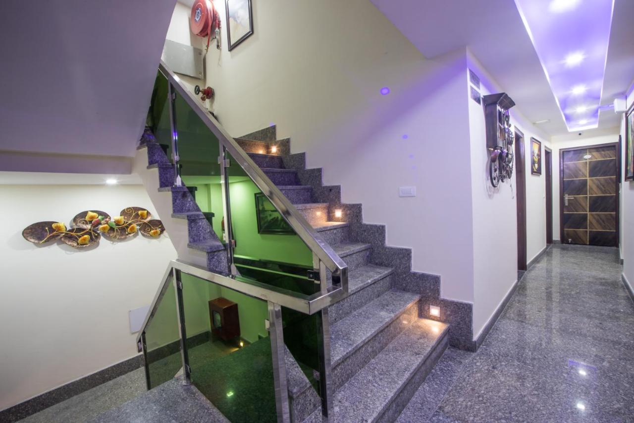 Hotel Harsha International New Delhi Buitenkant foto