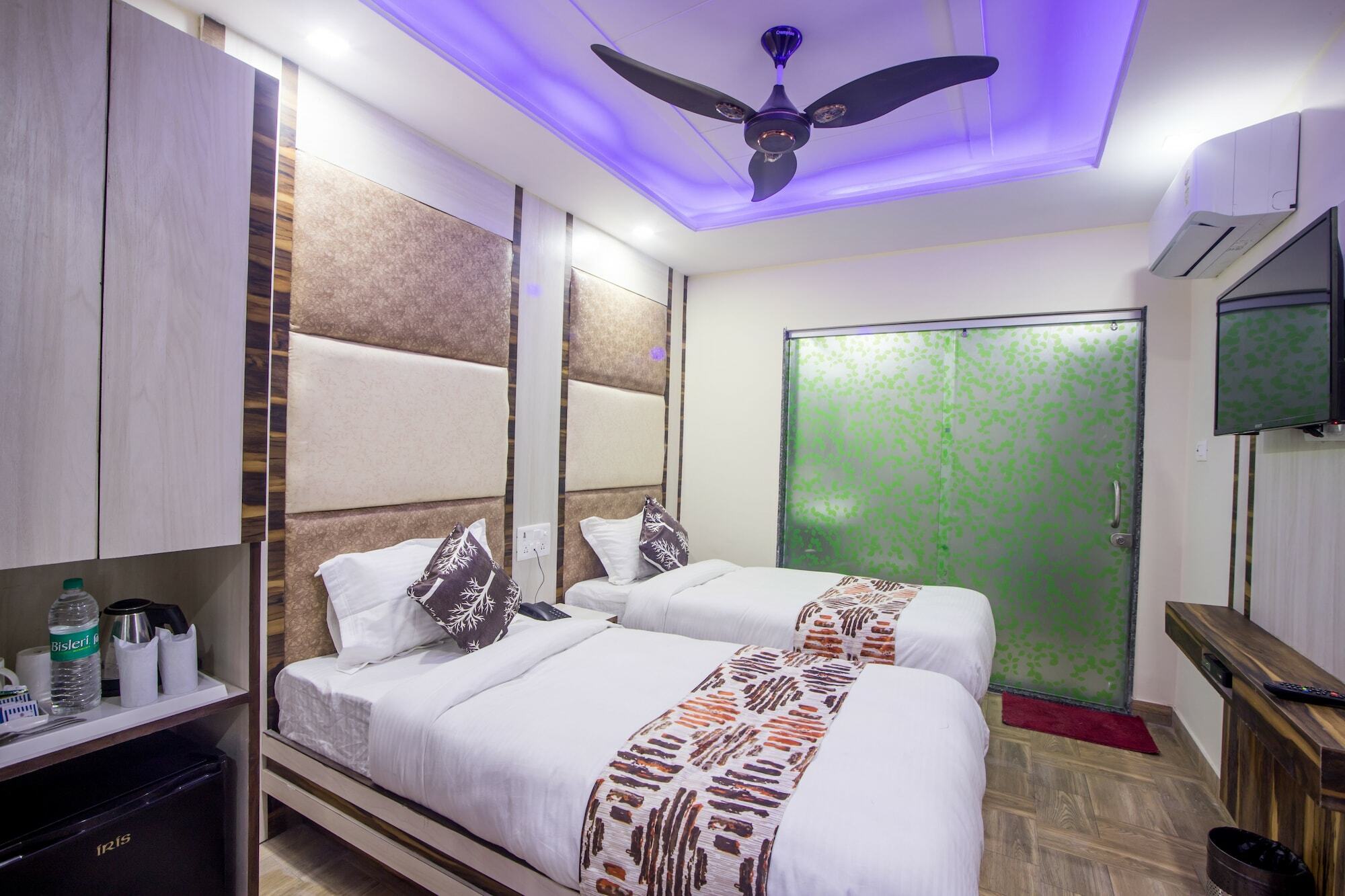 Hotel Harsha International New Delhi Buitenkant foto