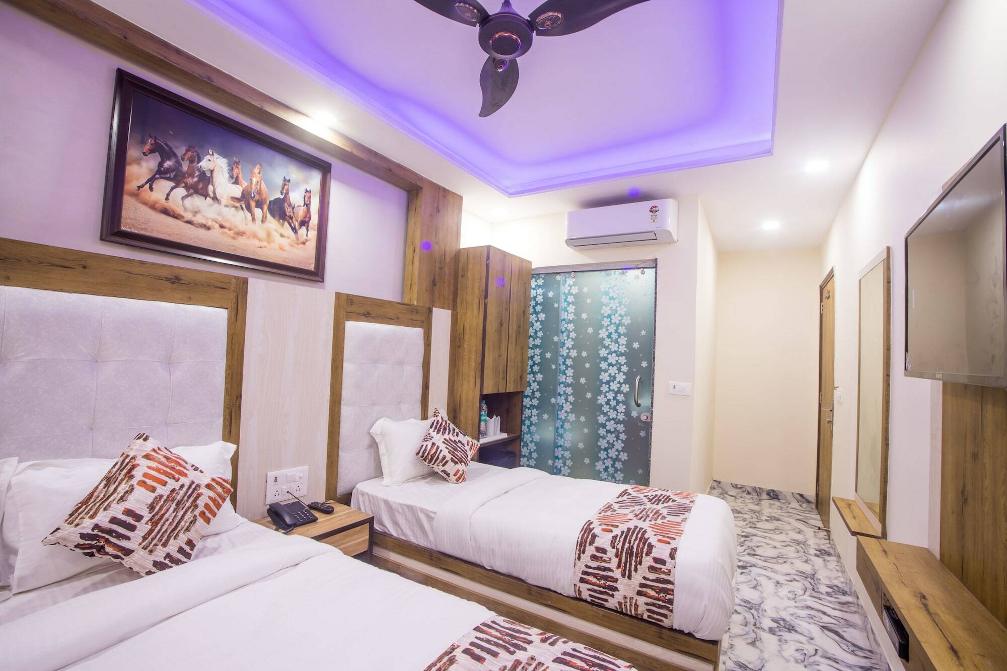 Hotel Harsha International New Delhi Buitenkant foto