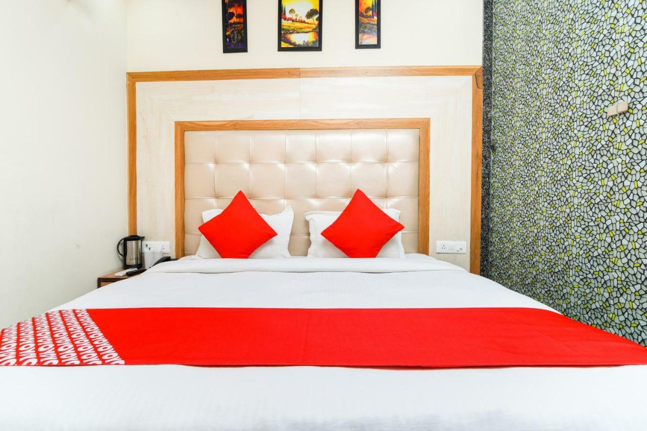 Hotel Harsha International New Delhi Buitenkant foto