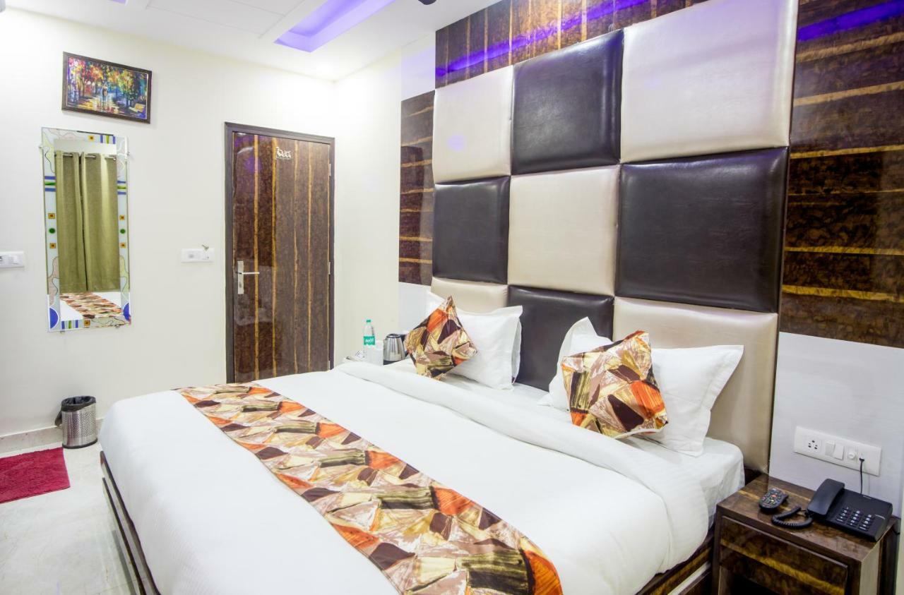 Hotel Harsha International New Delhi Buitenkant foto