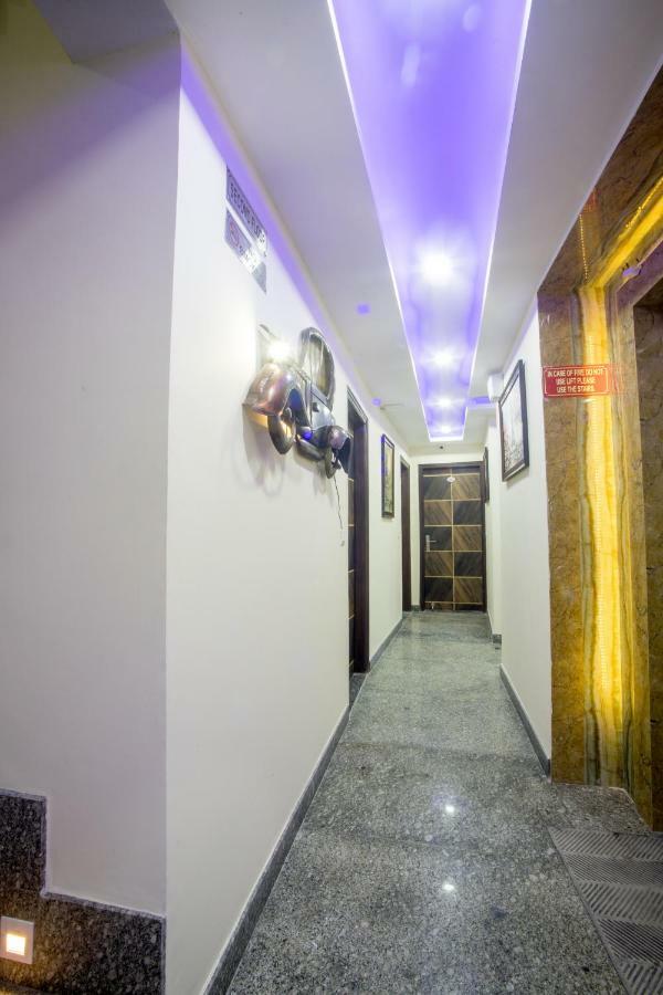Hotel Harsha International New Delhi Buitenkant foto